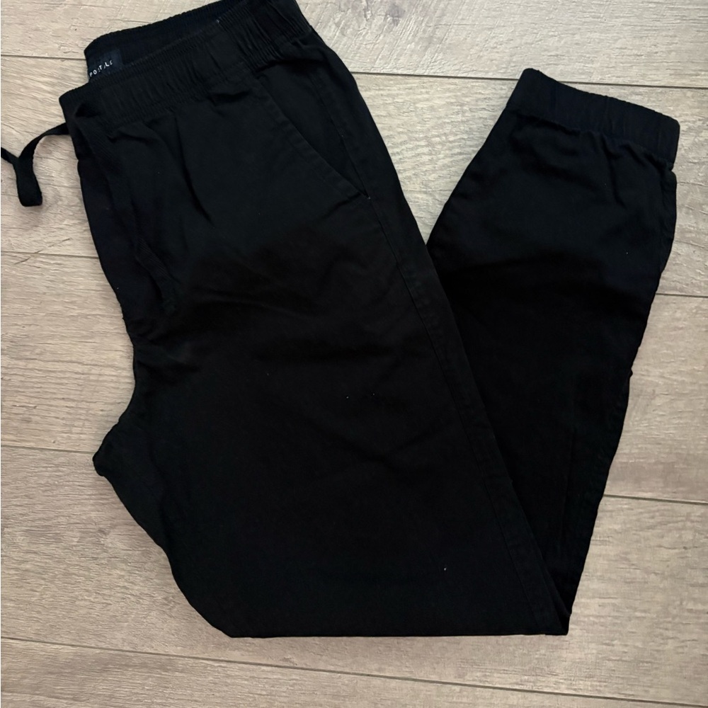 Aeropostale Men's Classic Black Joggers